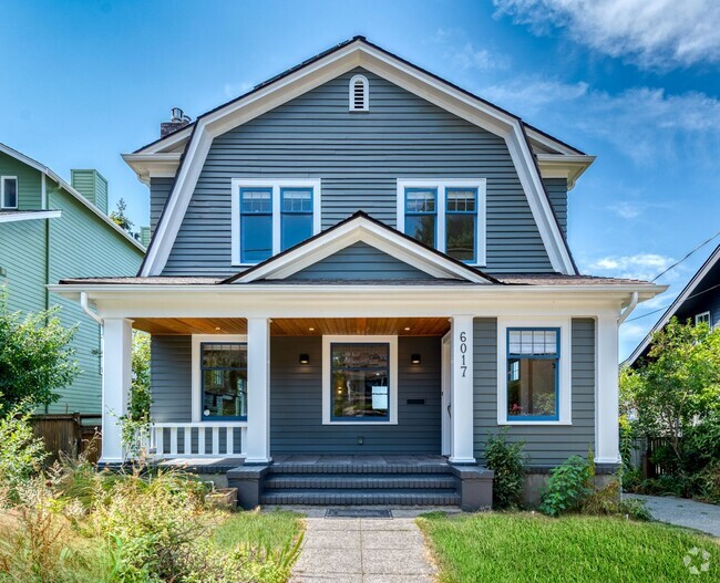 Building Photo - RANK Unit House