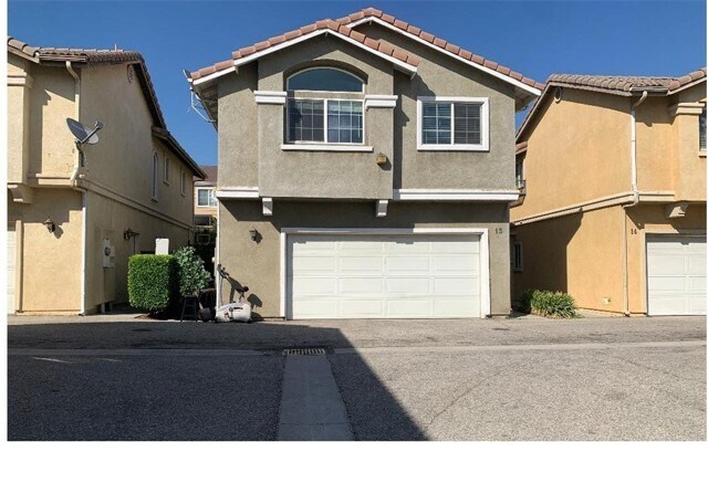 Photo - 13280 Dronfield Ave Unidad 13
