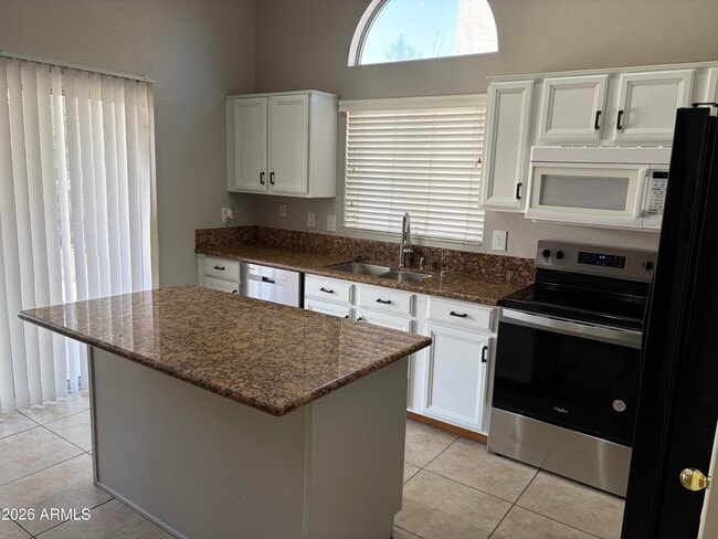 Photo - 1660 E Gary Dr