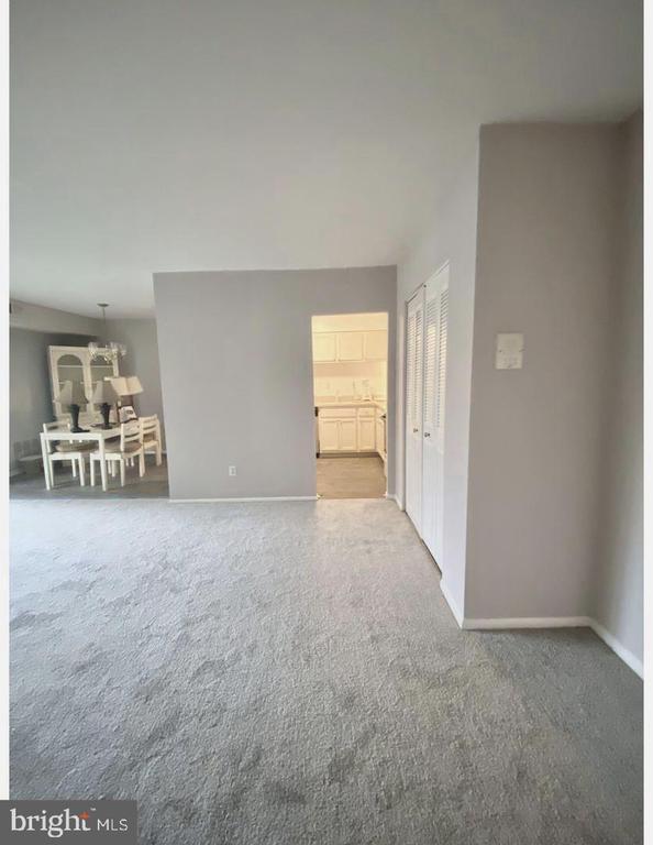 Building Photo - 7 Rockford Rd Unit E026