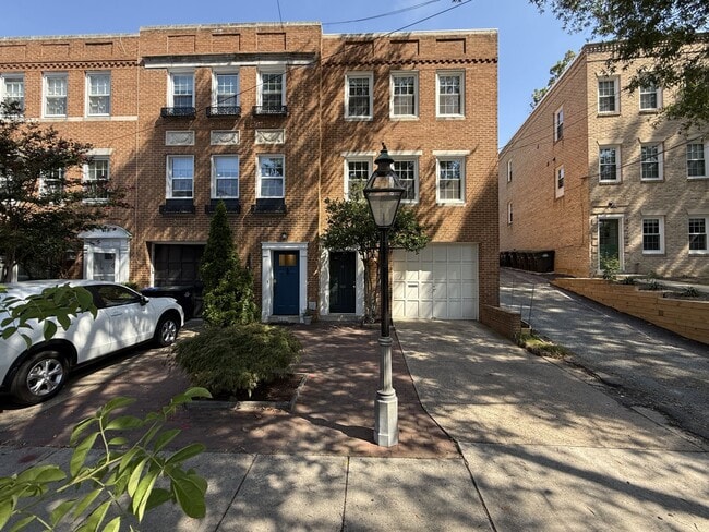 Building Photo - 4431 MacArthur Blvd NW Rental