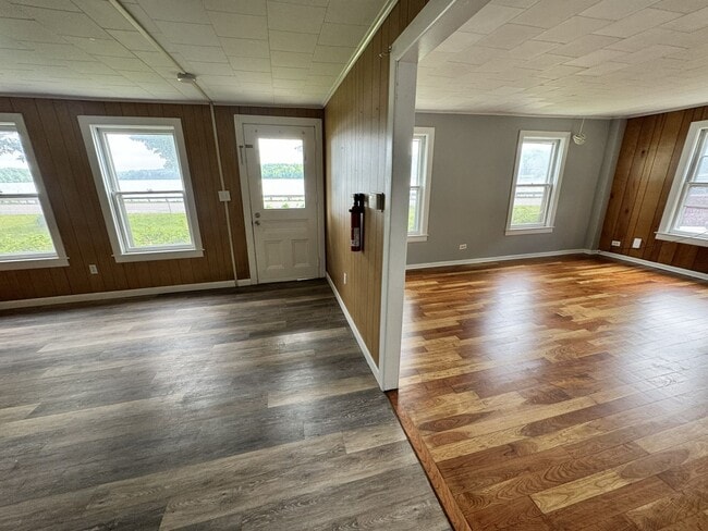 Building Photo - Spacious 3-Bedroom Lakeview Apartment – Milton, VT – Available Now Unit 101