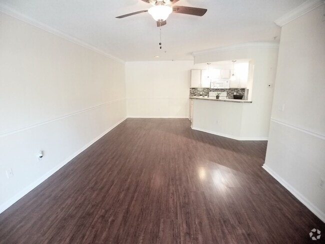Building Photo - Beautiful 1/1 Wood Floors Condo for Rent c... Unit 825