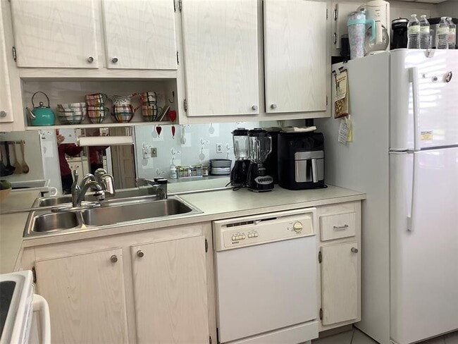 Photo - 4284 Deste Ct Unit 203