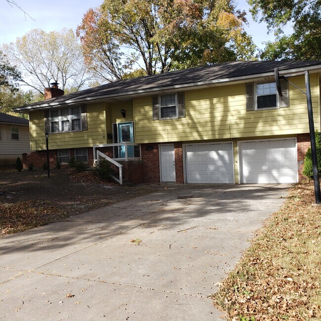 Photo - 7808 E 128th St