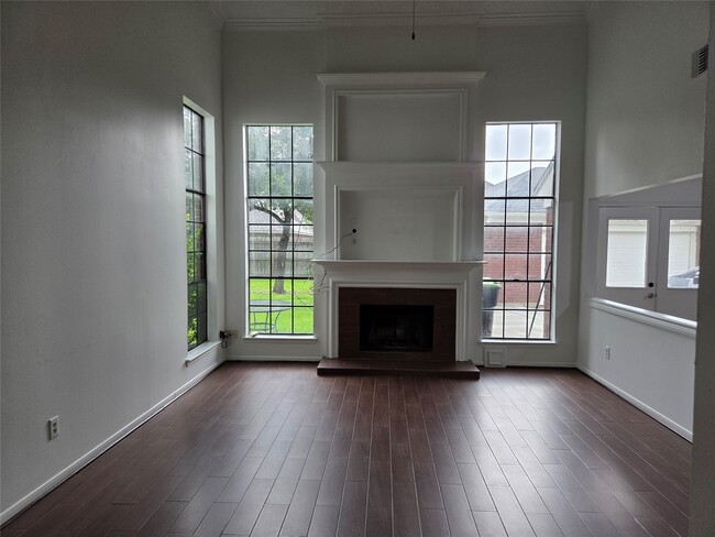 Photo - 2827 Lake Colony Dr