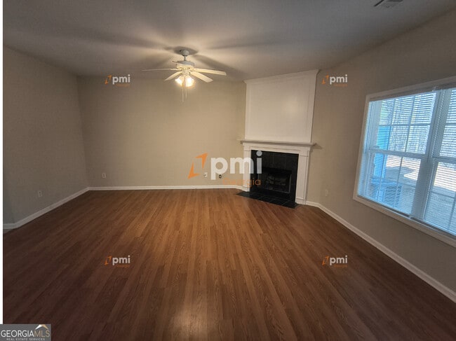 Photo - 306 Creek Manor Way