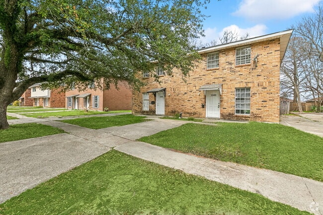 Building Photo - 12483 Warfield Ave Rental