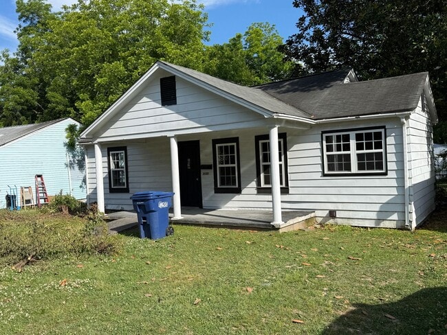 Building Photo - Charming 2 Bedroom / 1 Bathroom Home Near Downtown Pell City & Logan Martin Lake
