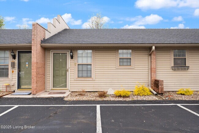 Photo - 708 Victoria Ct