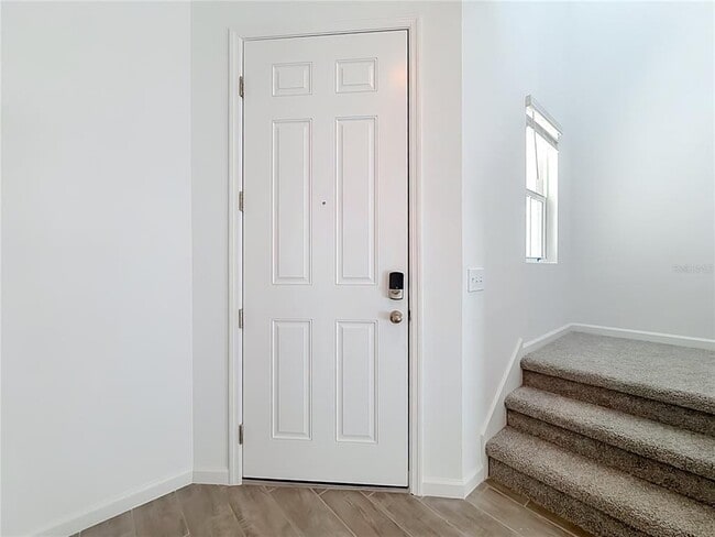 Photo - 770 Lake Dell Ave