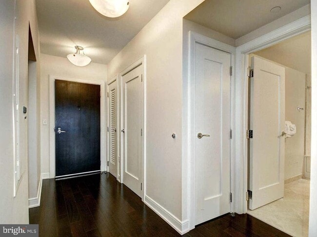 Building Photo - 1111 19th St N Unit 1601 Rental
