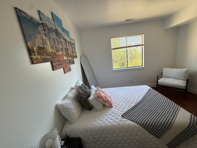 Photo - Nice Private Furnished  Girl Room Downtown with View Unidad 18 - 18B