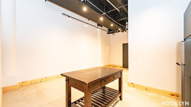 Photo - 255 18th St Unidad 105