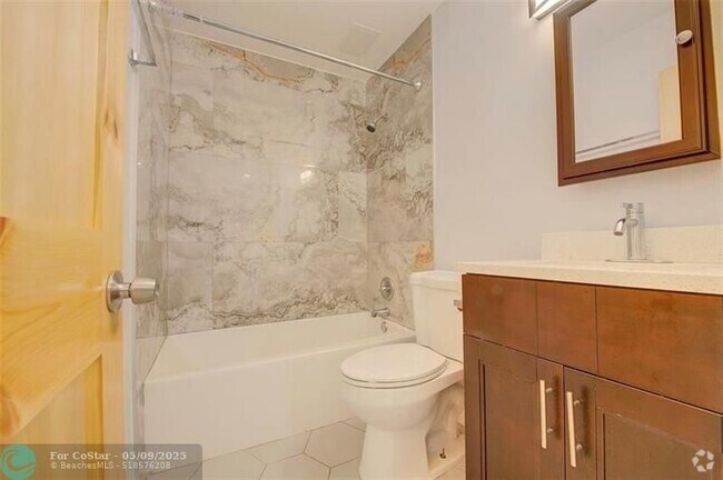 Building Photo - 2413 NW 55th Terrace Rental