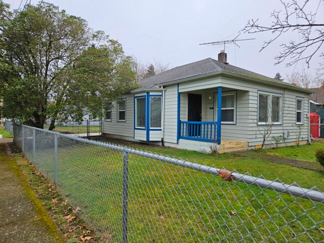 2Bd/1Ba Single Story House - Available to ... - 2Bd/1Ba Single Story House - Available to ...