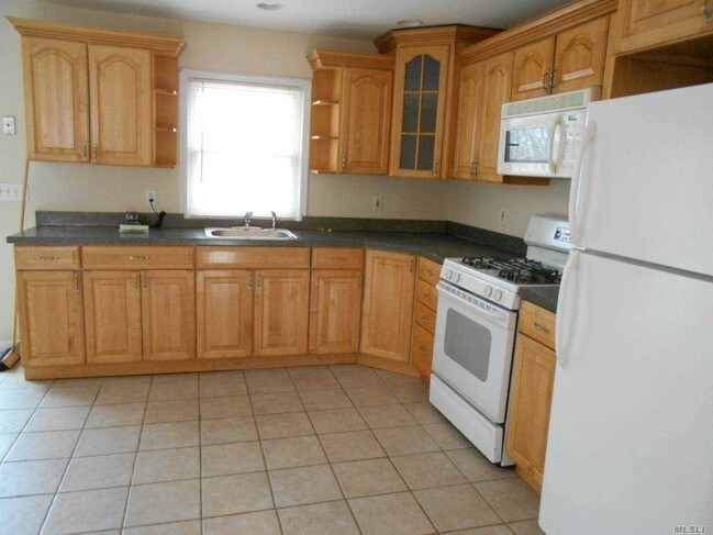 Photo - 1871 Julia Goldbach Ave