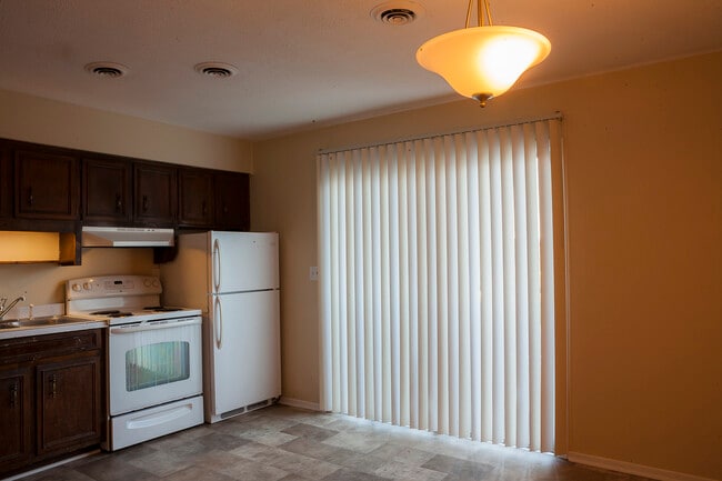 Kitchen - 1805 King College Rd Unit C7