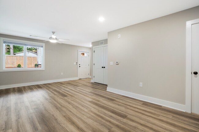 Photo - 303 Linwood St Unidad 303