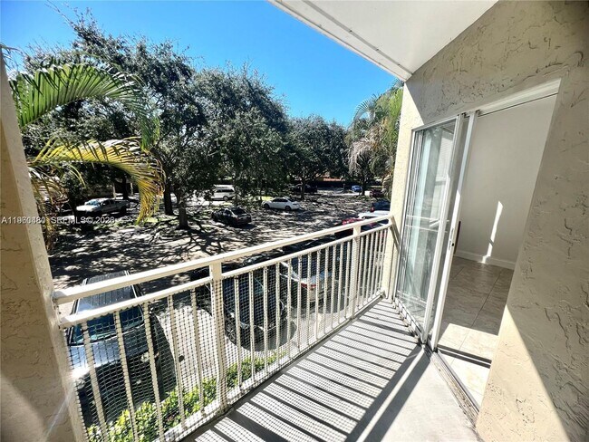 Photo - 1865 Palm Cove Blvd Unidad verano