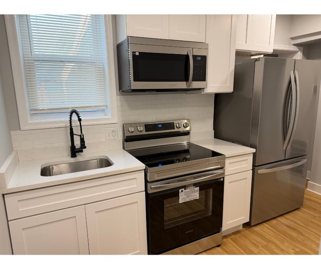 Photo - 1628 Benhill Ave Unit 1A AVAILABLE $600 1A