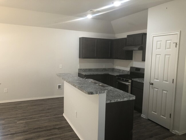 11017 NW 98th St