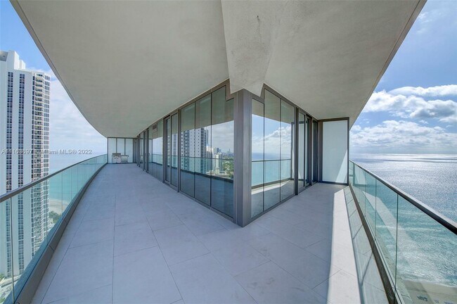 Photo - 18975 Collins Ave