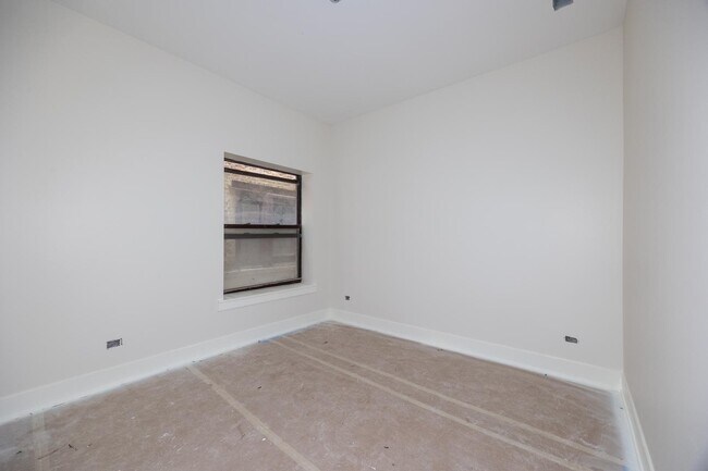 Photo - 4337 N Dayton St Unit 2
