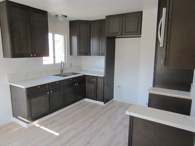 Photo - 5629 Riverton Ave Unit 4