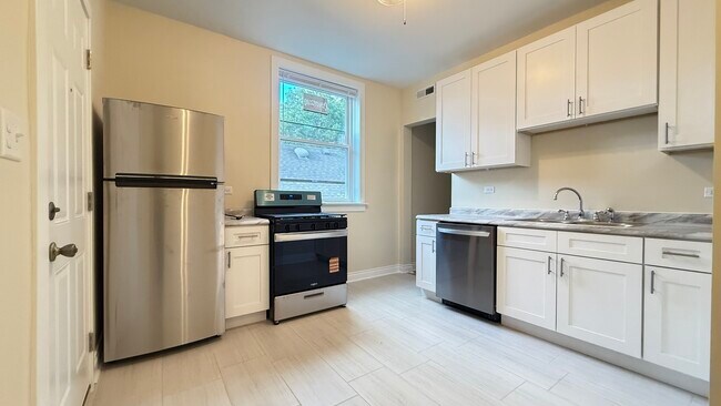 Photo - 4608 N Seeley Ave Unit 2