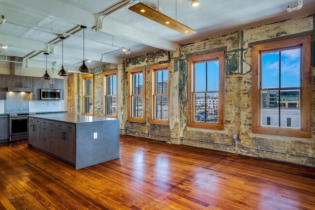 Photo - LUXURY   CONDOS IN THE HEART OF ALAMO CITY Unidad 219 N ALAMO #401