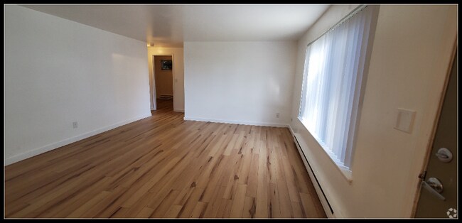 Building Photo - 2805 S Alaska St Rental