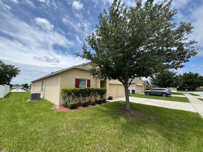 Photo - Beautiful 4 BR / 2 BA Home in Winter Haven!