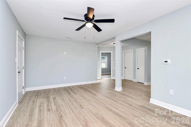 Photo - 1521 Effingham Rd