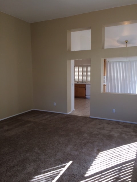 Photo - 3 BEDROOM, 2 BATH VICTORVILLE HOME. COMMUTER FRIENDLY! NEAR AMARGOSA AND MOJAVE