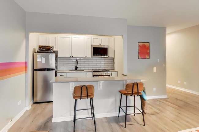 Photo - 1750 N Wells St