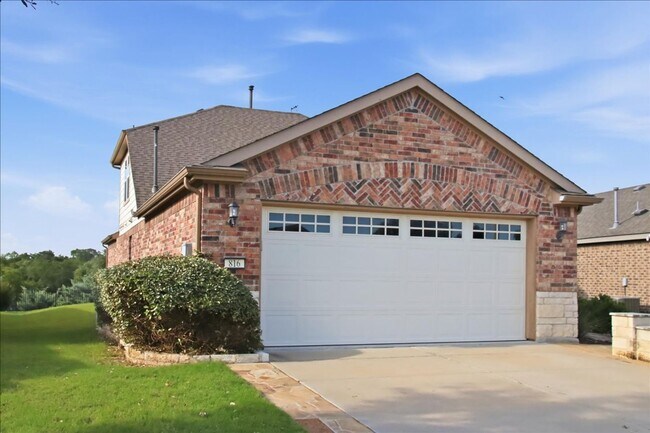 Photo - 816 Hamilton Ln