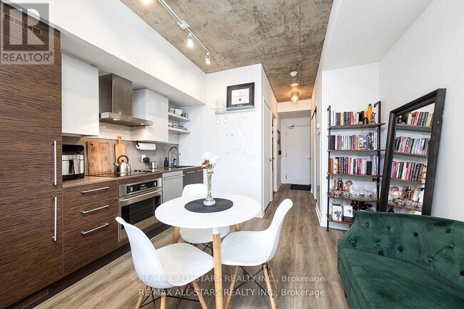 Photo - 1030 King St W Unit 908