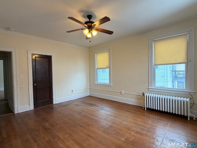 Photo - 41-43-43 Hebron St