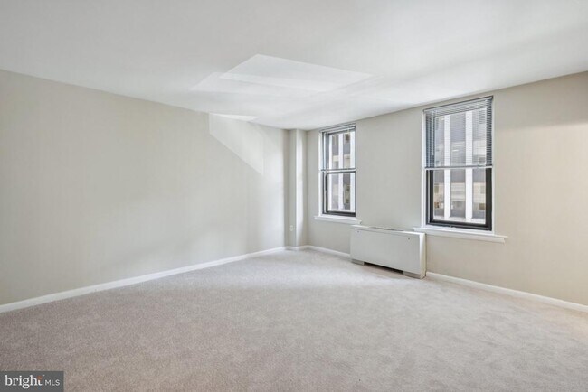 Photo - 135 S 19th St Unit 711