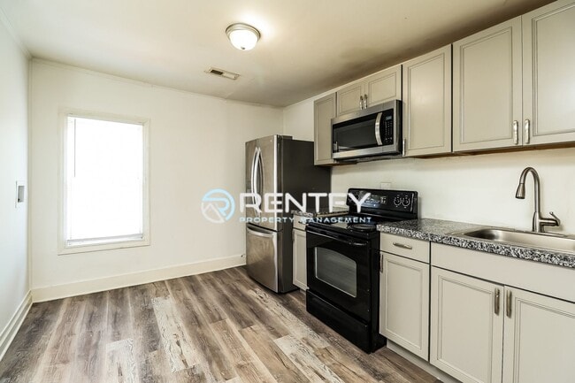 Photo - 303 E Ingle St Unit B