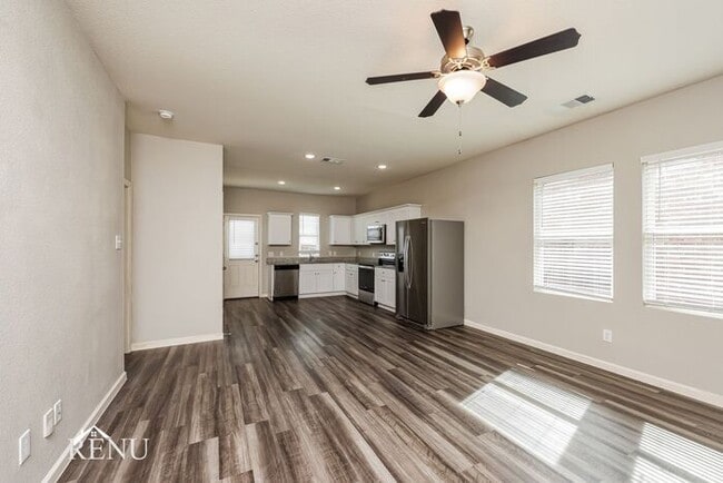 Photo - 6106 Harrah Ln