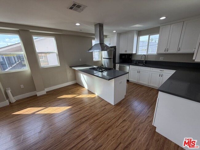 2303 1/2 Hauser Blvd