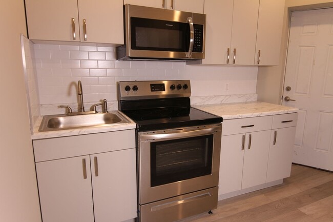 Photo - 1649 Pratt St Unit 1st Floor - A