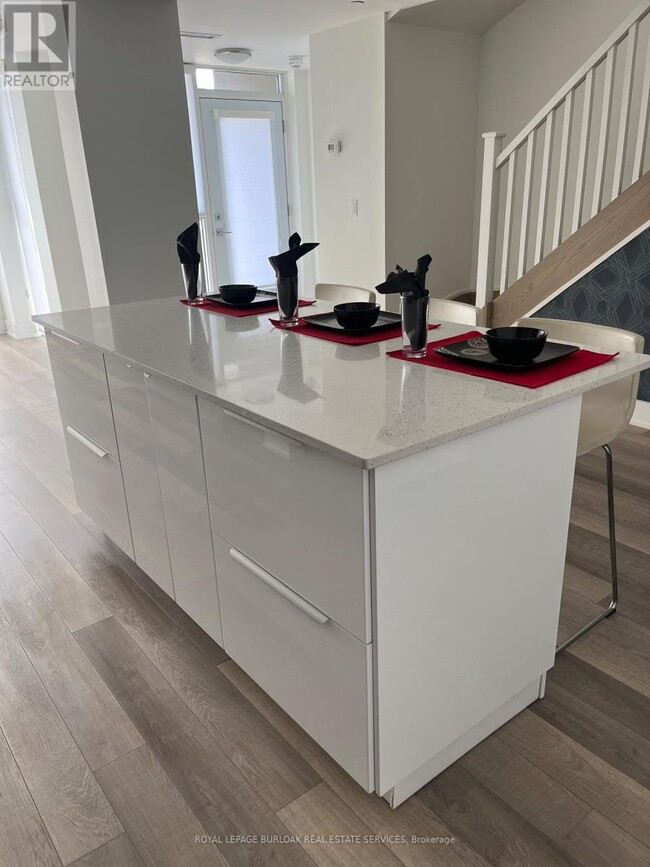 Photo - 5260 Dundas St Unité C216