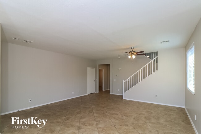 4027 W Valley View Dr
