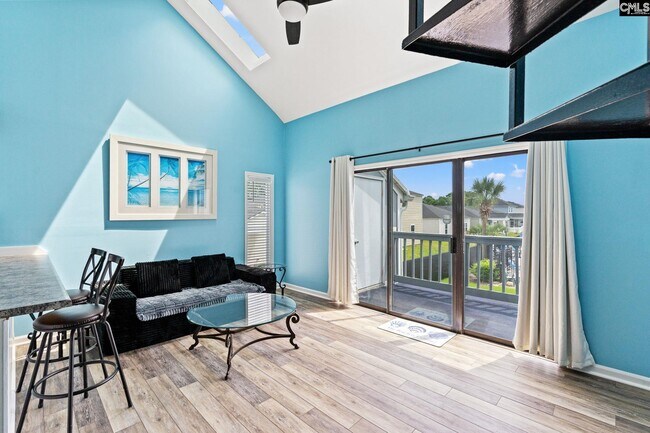 Photo - 1880 Colony Dr