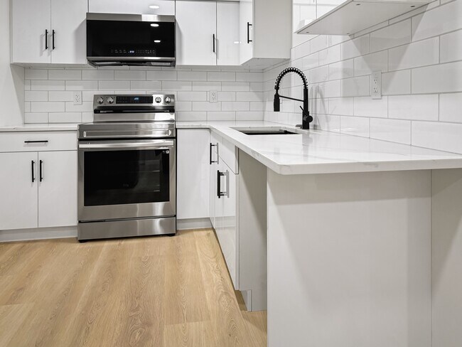 Photo - 1333-1156 156 St SW