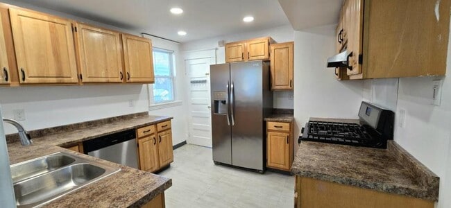 Photo - 409 Plymouth Ave