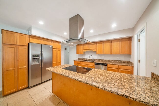 Photo - Great 6 Bedroom home near ASU with large BASEMENT